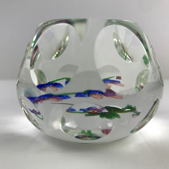 Perthshire 1987D Hummingbird Feeding from Blue Gentians Faceted Paperweight - Picture 6 of 14